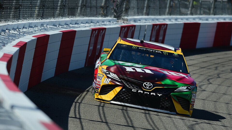 Dritter Saisonsieg in Folge für Kyle Busch im Gibbs-Toyota, Foto: NASCAR