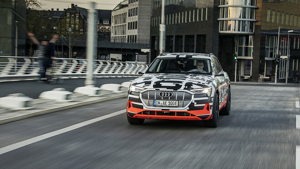 Der Audi e-tron ist durch über 400km Reichweite durchaus alltagstauglich, Foto: Audi