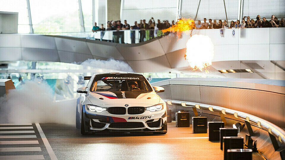 Im Rahmen einer actionreichen Eröffnungsveranstaltung läutete BMW M Motorsport die neue Saison ein, Foto: BMW Motorsport