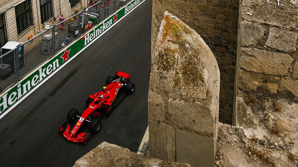 Ferrari und Sebastian Vettel auf Pole mit Comeback, Foto: LAT Images