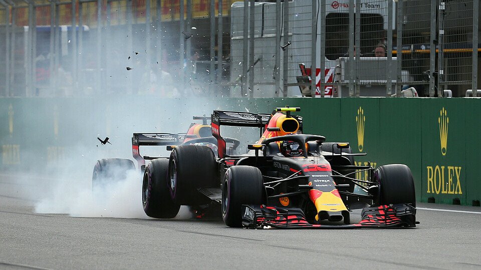 Max Verstappen und Daniel Ricciardo crashten in Baku 2018, Foto: Sutton