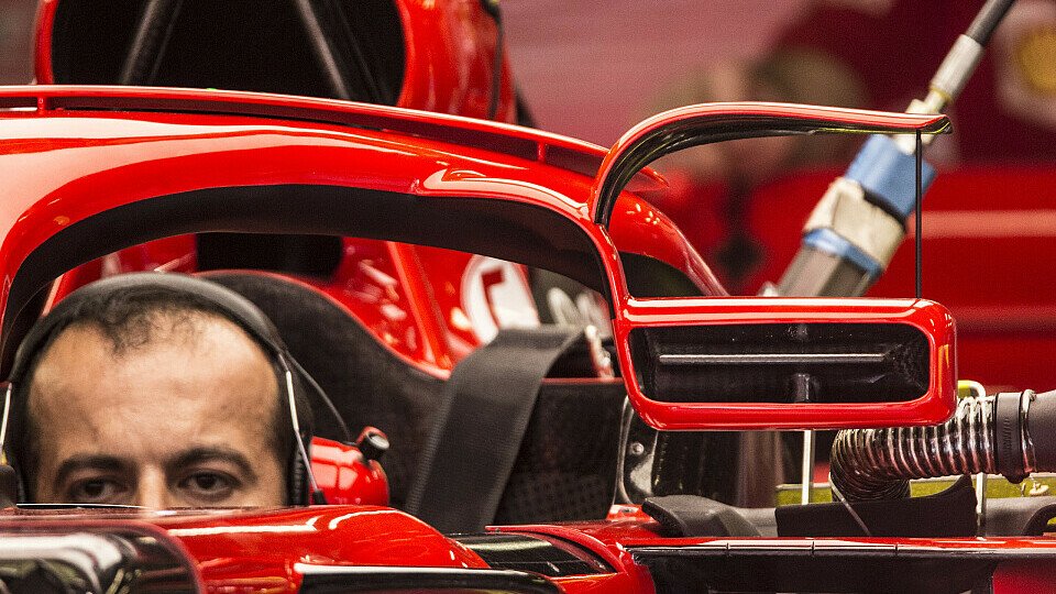 Ferrari hat in Spanien einen kuriosen Winglet-Spiegel an den Halo gebastelt, Foto: Sutton