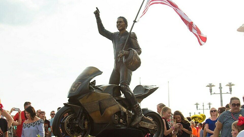 So sieht Nicky Haydens Bronzestatue aus, Foto: MotoGP