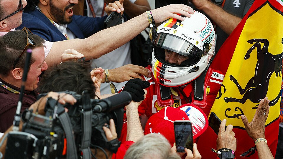 Ferrari-Pilot Sebastian Vettel feierte seinen Sieg beim Kanada GP 2018 ausgelassen wie selten zuvor, Foto: LAT Images
