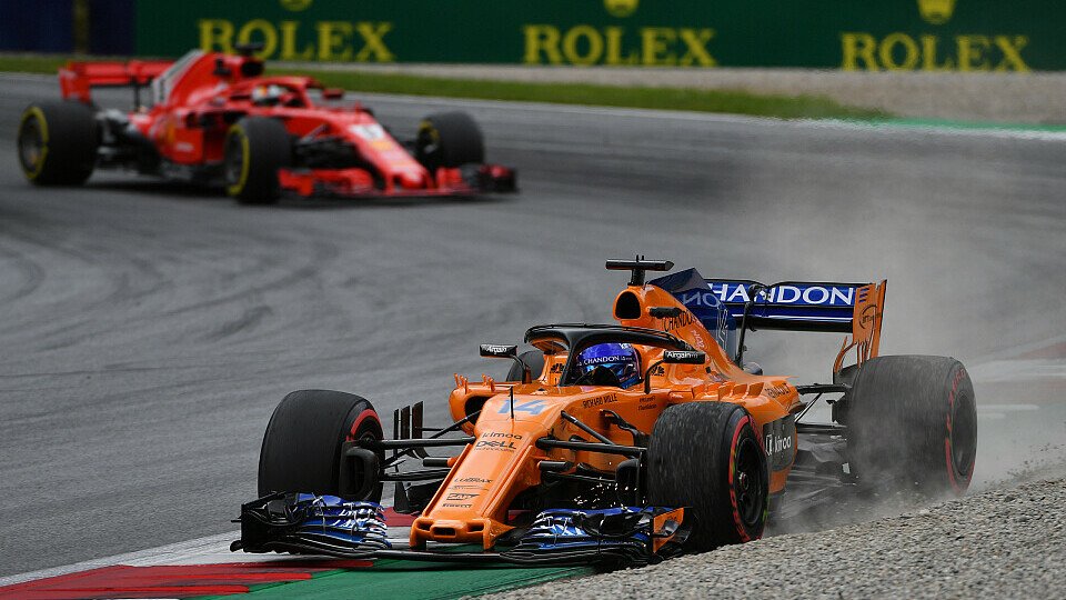 Fernando Alonso hinkte am Freitag in Österreich etwas hinterher, Foto: Sutton