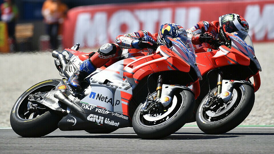 Nicht nur auf der Strecke erbitterte Rivalen: Lorenzo und Dovizioso, Foto: Ducati