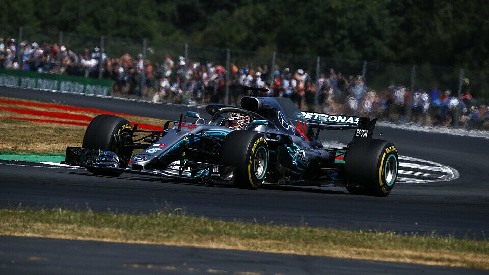 Lewis Hamilton startet beim Formel-1-Rennen in Silverstone von der Pole Position, Foto: Sutton