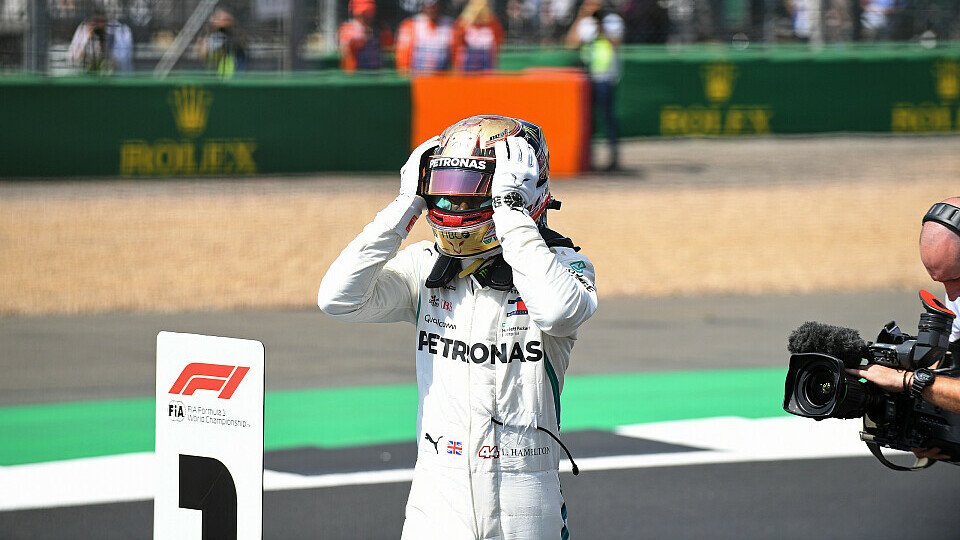 Lewis Hamilton war nach seiner Pole Position für den Formel 1 GP von Großbritannien 2018 völlig in Ekstase, Foto: Sutton