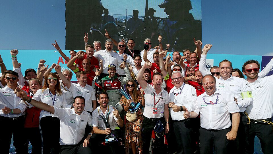 Audi feiert seine erste Team-Meisterschaft in der Formel E, Foto: Audi Communications Motorsport / Michael Kunkel