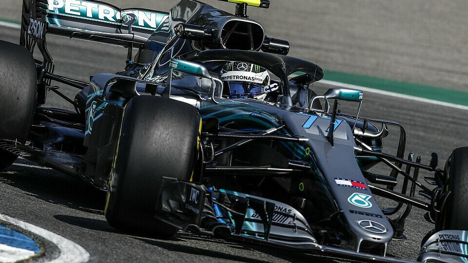 Valtteri Bottas ist nach Lewis Hamiltons Defekt beim Rennen auf dem Hockenheimring Mercedes' einzige Hoffnung, Foto: Sutton