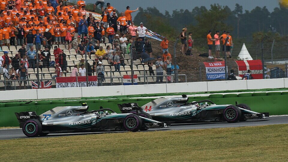 Valtteri Bottas attackierte Hamilton einmal, dann untersagte Mercedes weitere Angriffe, Foto: Sutton