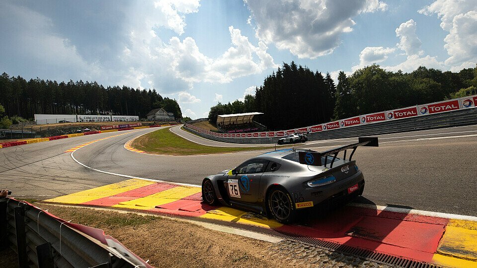 Der R-Motorsport Aston Martin erbt die Pole von Audi