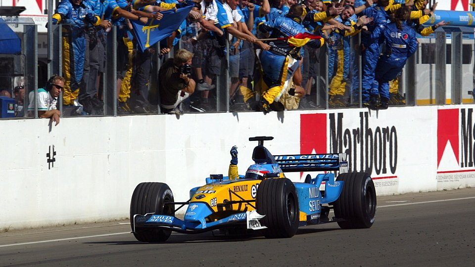 Fernando Alonso holte 2003 am Hungaroring seinen ersten Sieg, Foto: Sutton