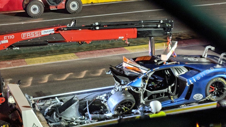 Der zerstörte Lamborghini von Jürgen Krebs nach dem Unfall