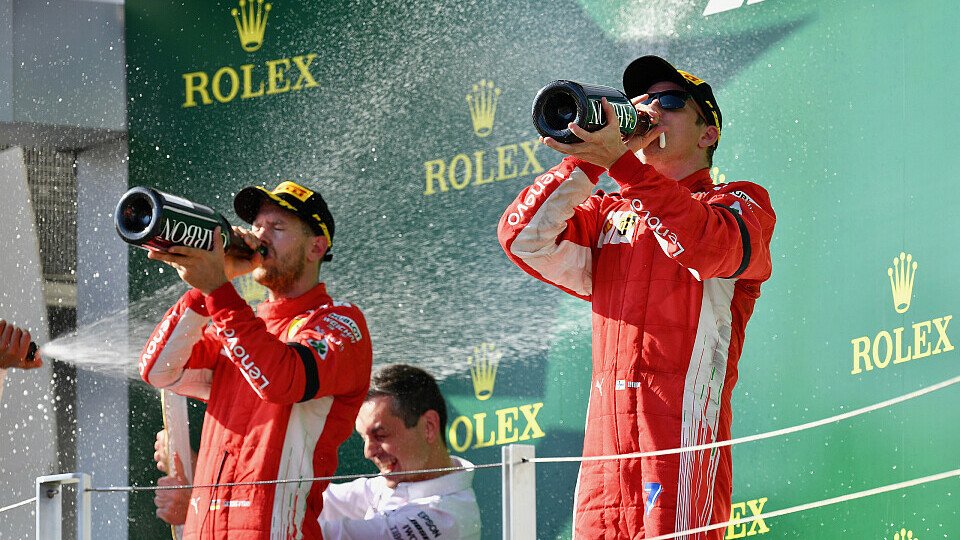Kimi Räikkönen: Erstmal Nachtanken nach 70 Runden Ungarn-Hitze ohne Wasser, Foto: Sutton