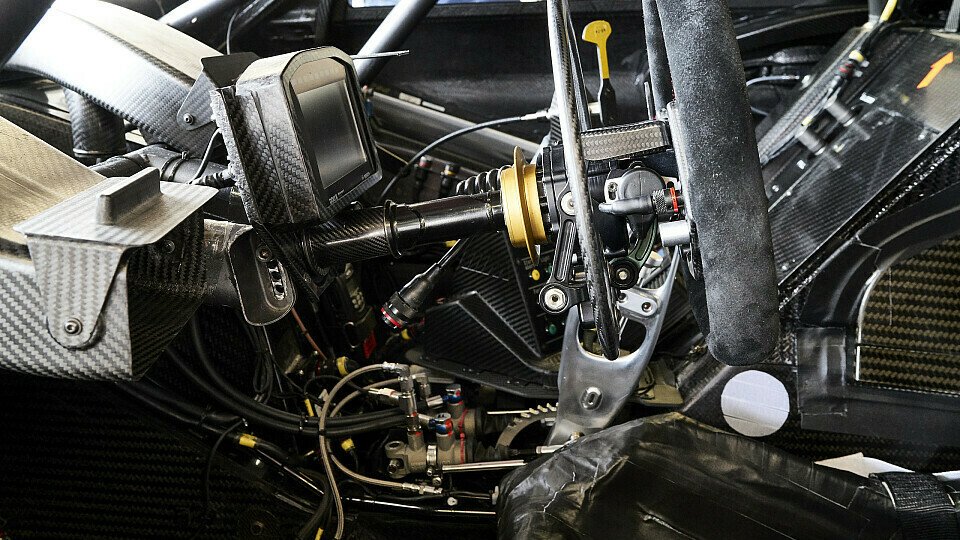 Kleines Wunder der Technik: Alex Zanardis DTM-Cockpit, Foto: BMW Motorsport