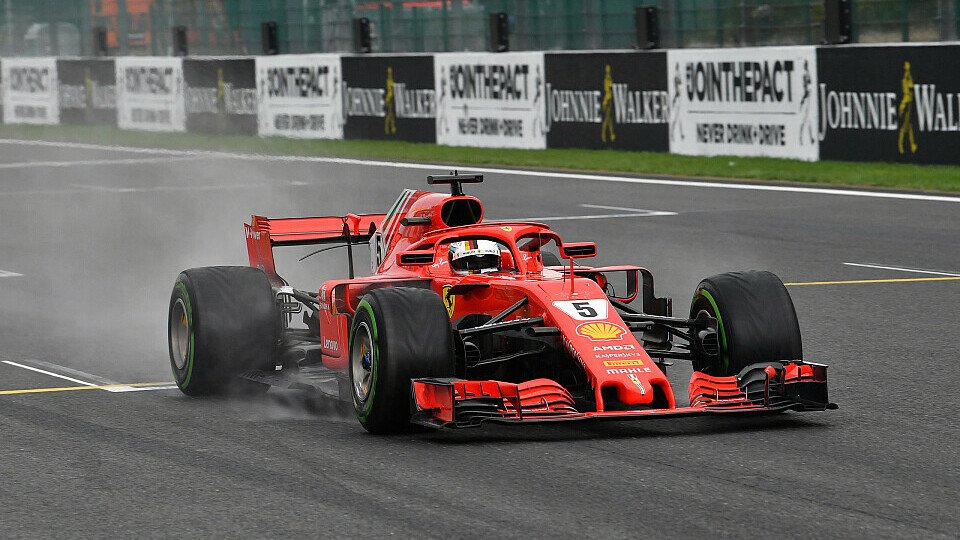 Im Regen von Spa managte Vettel die Batterie falsch - nur P2 hinter Hamilton, Foto: Sutton