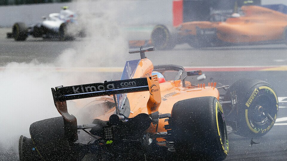 Fernando Alonso übte nach dem Startcrash in Spa scharfe Kritik an Unfallverursacher Nico Hülkenberg, Foto: Sutton