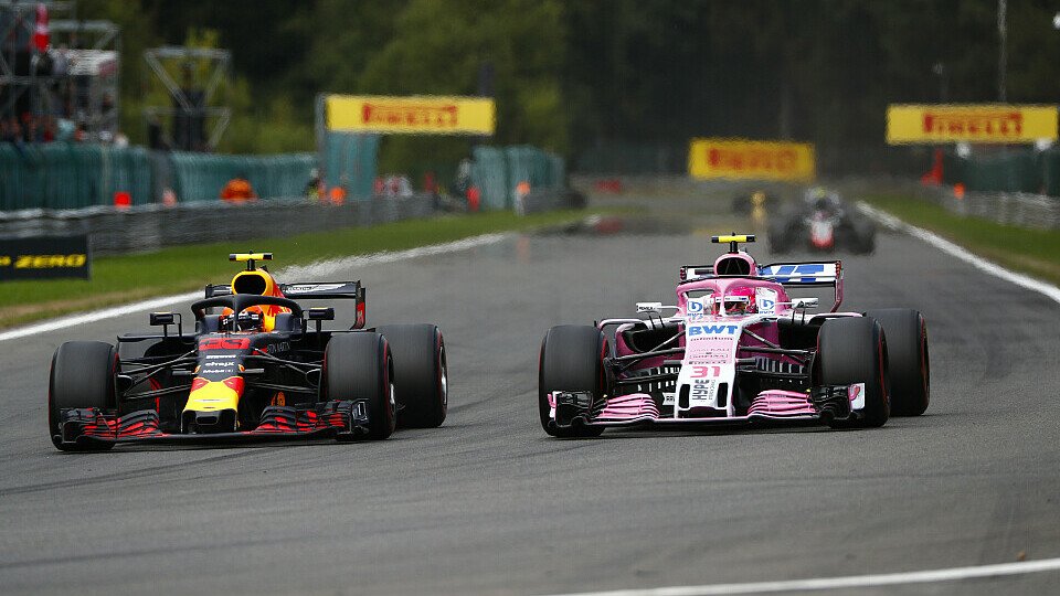 Max Verstappen war nach seinen Überholmanövern gegen die Force India in Spa alleine unterwegs, Foto: Sutton