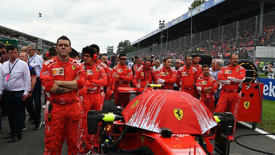 Ferrari verdeckte die Linse der T-Cam in Monza mit einem Regenschirm statt dem nun verbotenen Eisbeutel, Foto: Sutton
