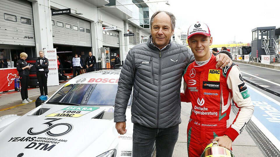 Mick Schumacher nach seinen Promo-Runden im DTM-Mercedes, Foto: Hoch Zwei