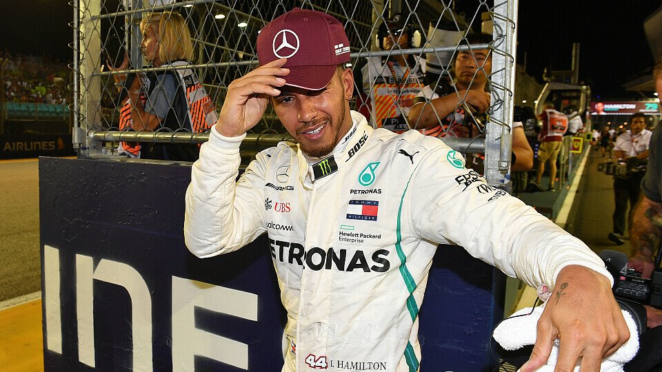 Lewis Hamilton rockt das Singapur-Qualifying, Foto: Sutton