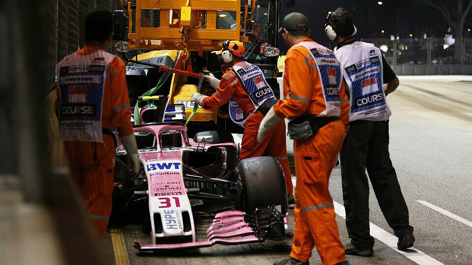 Nach dem Unfall zwischen Sergio Perez und Esteben Ocon wurde eine Safety-Car-Phase ausgerufen