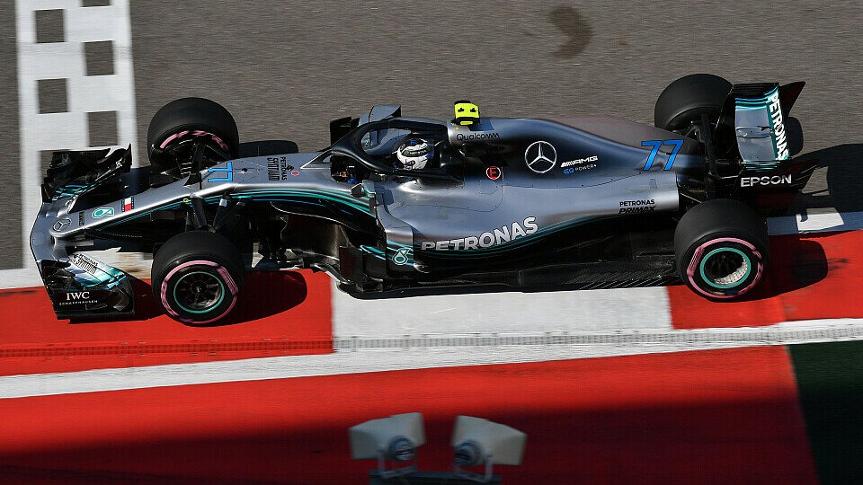 Valtteri Bottas holte sich in Russland überraschend vor Mercedes-Teamkollege Lewis Hamilton die Pole Position, Foto: Sutton