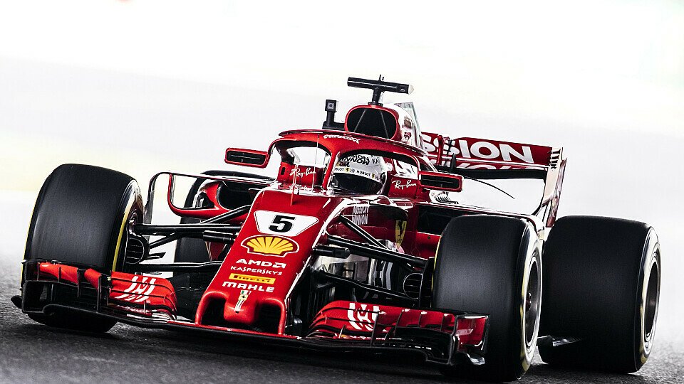Sebastian Vettel scheint erneut chancenlos gegen Lewis Hamilton, Foto: Sutton