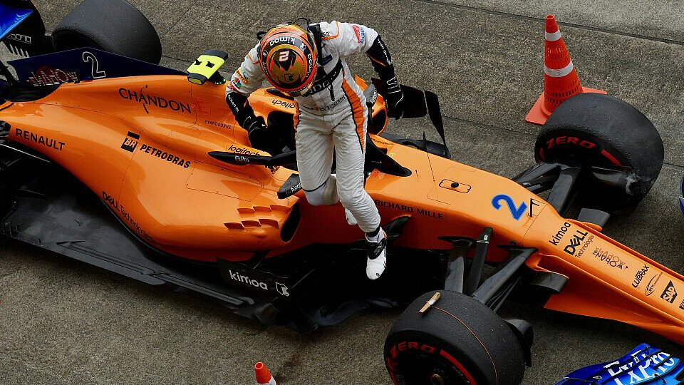 Lieber schnell raus aus diesem McLaren - denkt sich wohl auch Stoffel Vandoorne, Foto: Sutton