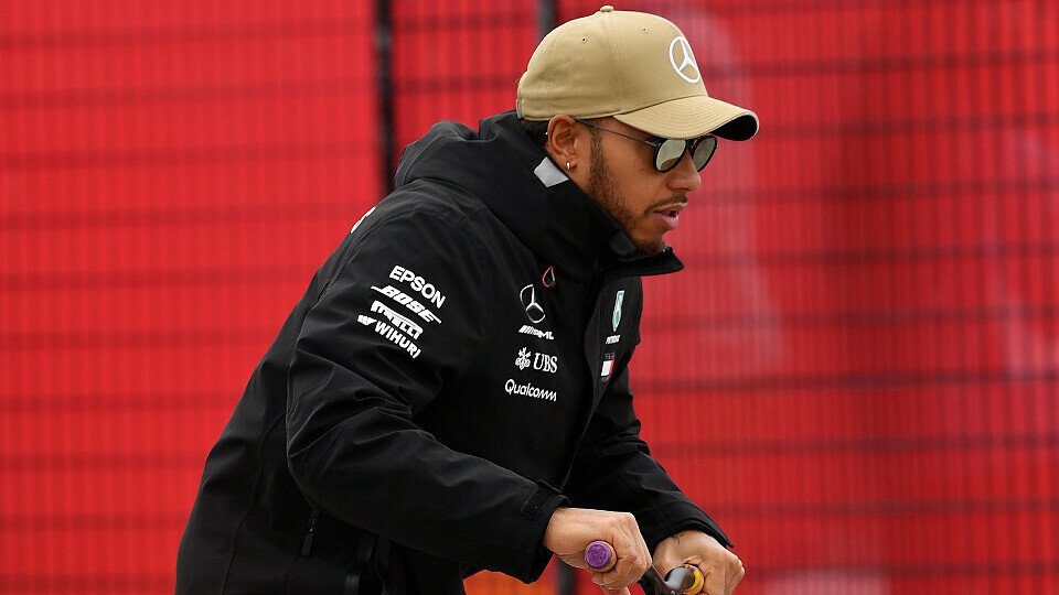 Lewis Hamilton will aus der F1 flüchten sollte der Rennkalender explodieren, Foto: Sutton