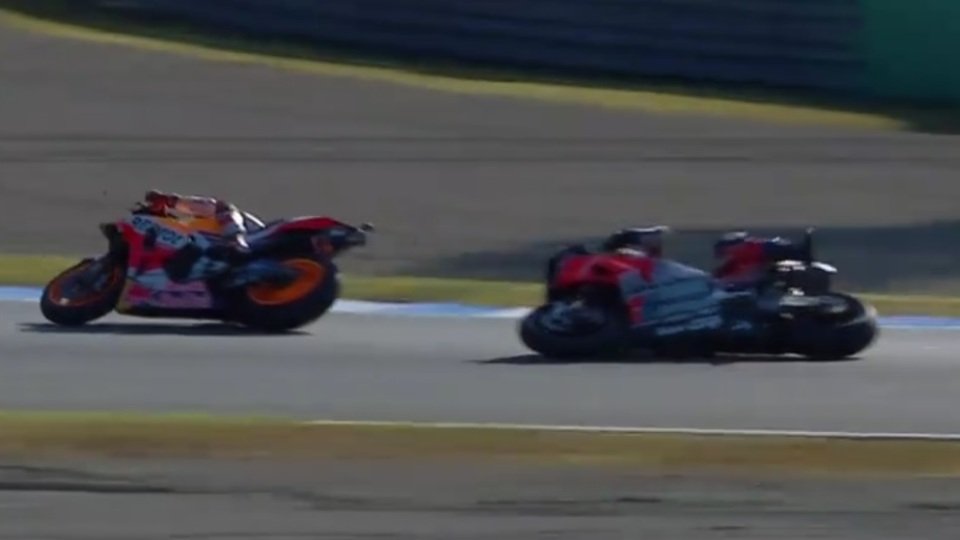 Andrea Dovizioso verlor die Kontrolle über seine Ducati, Foto: Screenshot/MotoGP