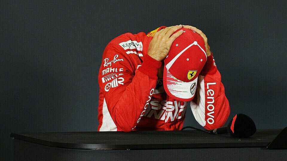 Sebastian Vettel ist nach der verlorenen Weltmeisterschaft enttäuscht, Foto: Sutton