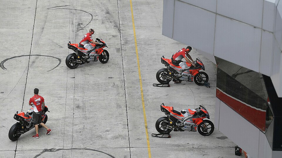 Motorräder dürfen in Zukunft nur noch in der Boxengasse gestartet werden, Foto: Ducati