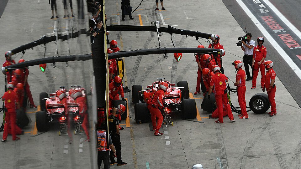Sebastian Vettel droht nach seinem Regelverstoß im Formel-1-Qualifying in Brasilien erneut Ärger, Foto: Sutton