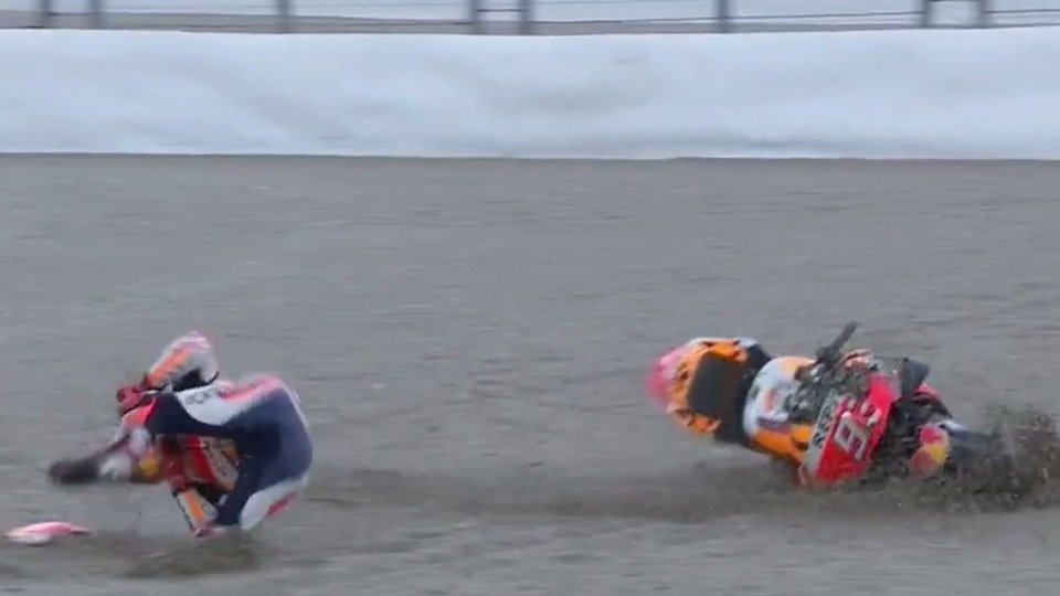 Marc Marquez verletzte sich hier an der Schulter, Foto: Screenshot/MotoGP