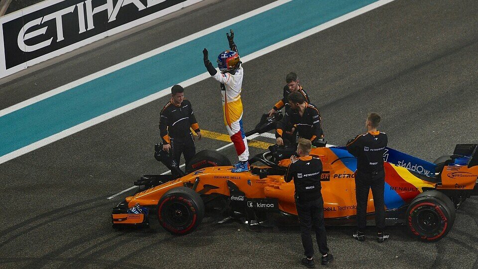 Beim Saisonfinale verabschiedete sich Alonso gebührend, Foto: Sutton