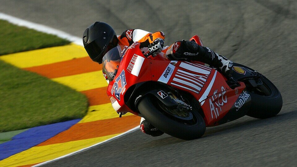 Михаэль Шумахер достойно вышел из дела на Ducati чемпиона мира MotoGP Кейси Стоунера, фото: LAT Images