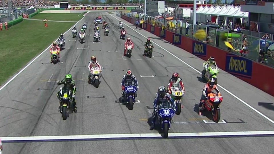 Chaos beim ersten Startversuch zum San-Marino-GP 2012, Foto: Screenshot/MotoGP
