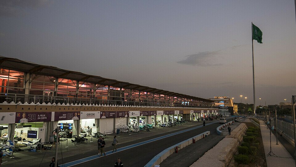 Die Formel E startet diesen Samstag in Riad, Saudi-Arabien in die neue Saison, Foto: LAT Images