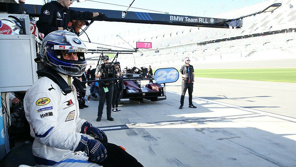 Alex Zanardi sitzt 2019 in Daytona im BMW-Werksauto, Foto: BMW