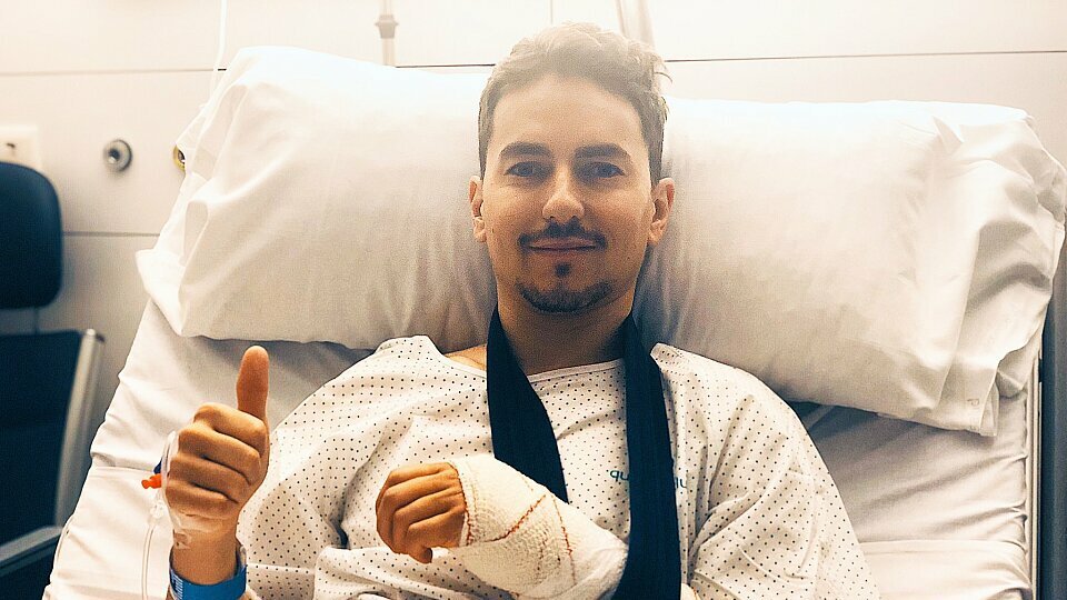 Jorge Lorenzo kann nach der Operation schon wieder lachen, Foto: Twitter/Jorge Lorenzo