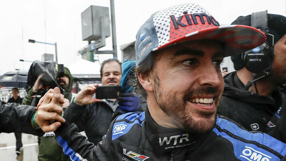 Fernando Alonso hat nach dem Daytona-Sieg schon die nächsten Abenteuer im Blick, Foto: LAT Images