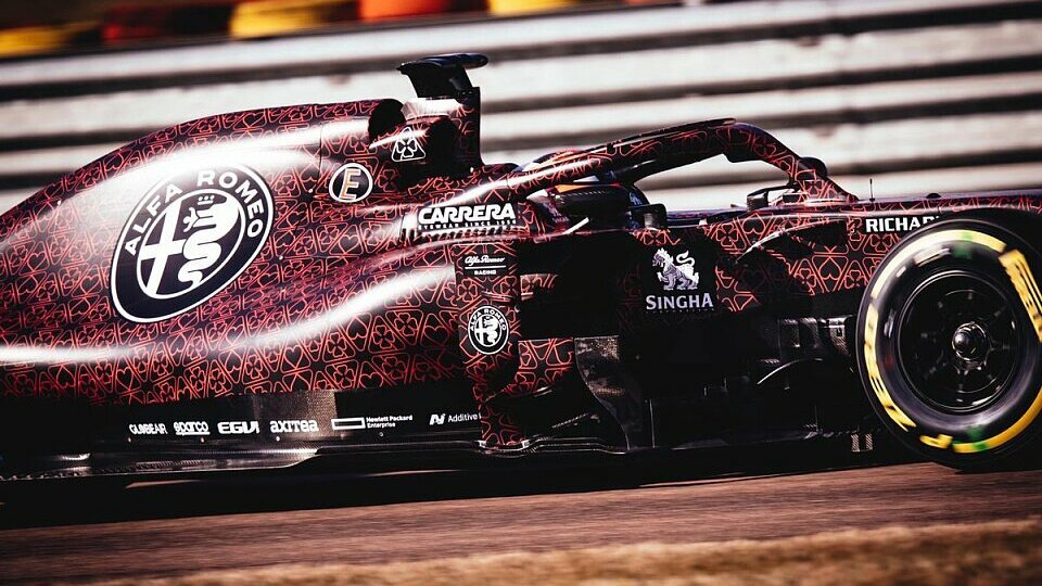 Kimi Räikkönen absolvierte die Jungfernfahrt im Alfa Romeo, Foto: Alfa Romeo Racing