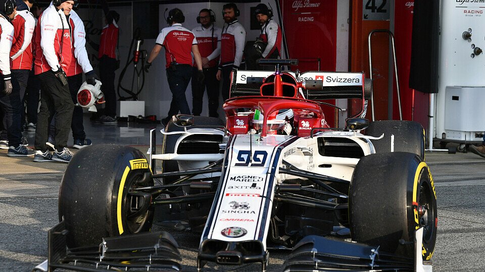 Die Formel 1 liefert 2019 neue Frontflügel, und keiner ist extremer als Alfa Romeo, Foto: LAT Images