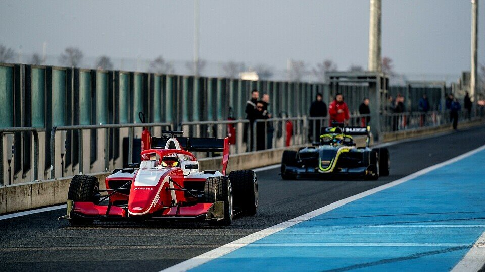 Der neue Formel-3-Bolide absolvierte in Magny-Cours einen ersten Shakedown, Foto: FIA Formula 3
