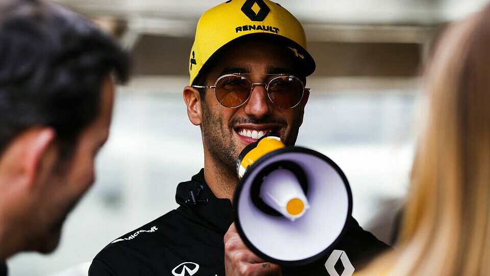 Daniel Ricciardo fühlte sich nach dem Crash mit Max Verstappen bei Red Bull nicht mehr wohl, Foto: LAT Images