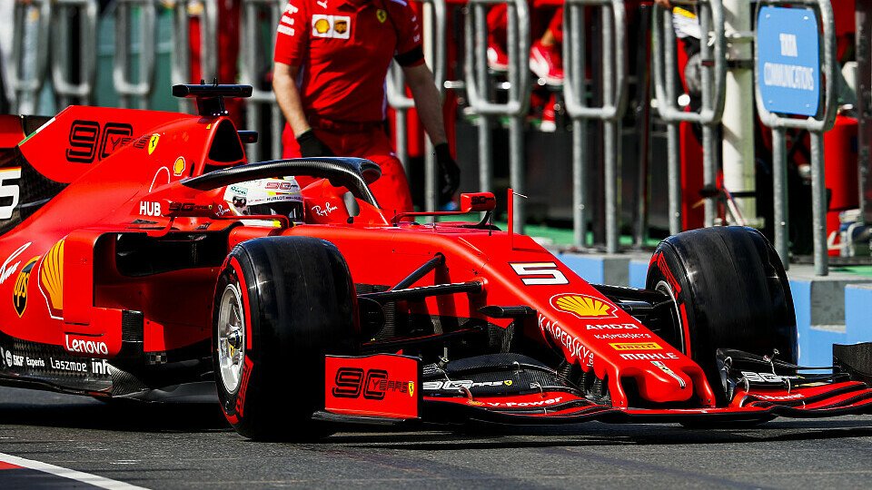 Sebastian Vettel und Ferrari kommen in Melbourne eher verhalten aus den Startlöchern, Foto: LAT Images