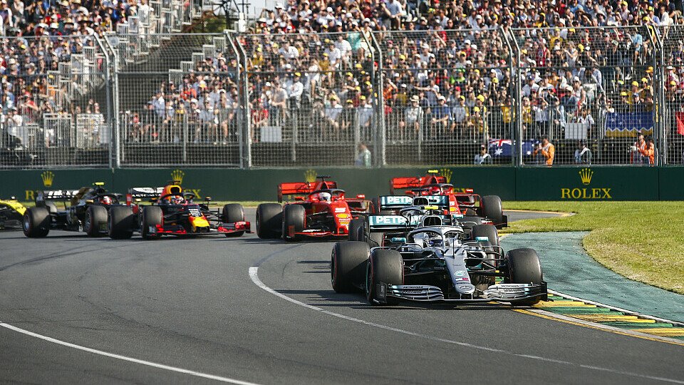 Mercedes-Pilot Valtteri Bottas dominierte das erste Formel-1-Rennen 2019 in Australien vom Start weg, Foto: LAT Images