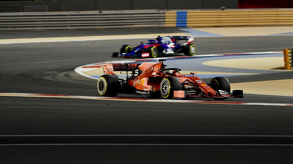Sebastian Vettels Ferrari-Team dominierte auch die zweite Session in Bahrain, Foto: LAT Images